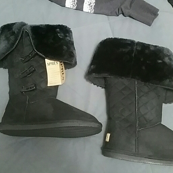 Tall black boots - Picture 3 of 5